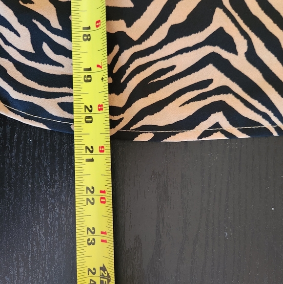 Banana Republic Brown Animal Print Tank Top Shell Blouse Flowy Office Sleeveless - Picture 6 of 7